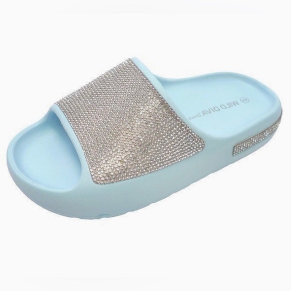 Light Blue Rhinestones with Bling Sandal Wild Diva Size 6 - Picture 1 of 1